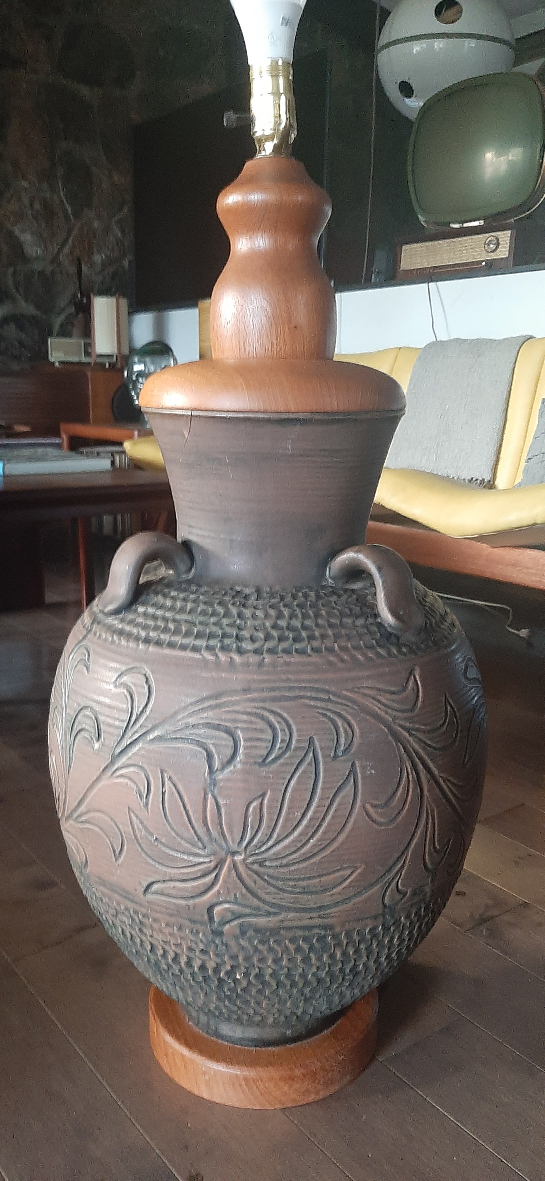 Large Mid Century Modern Ceramic Floor Lamp, H 60" (with lampshade)