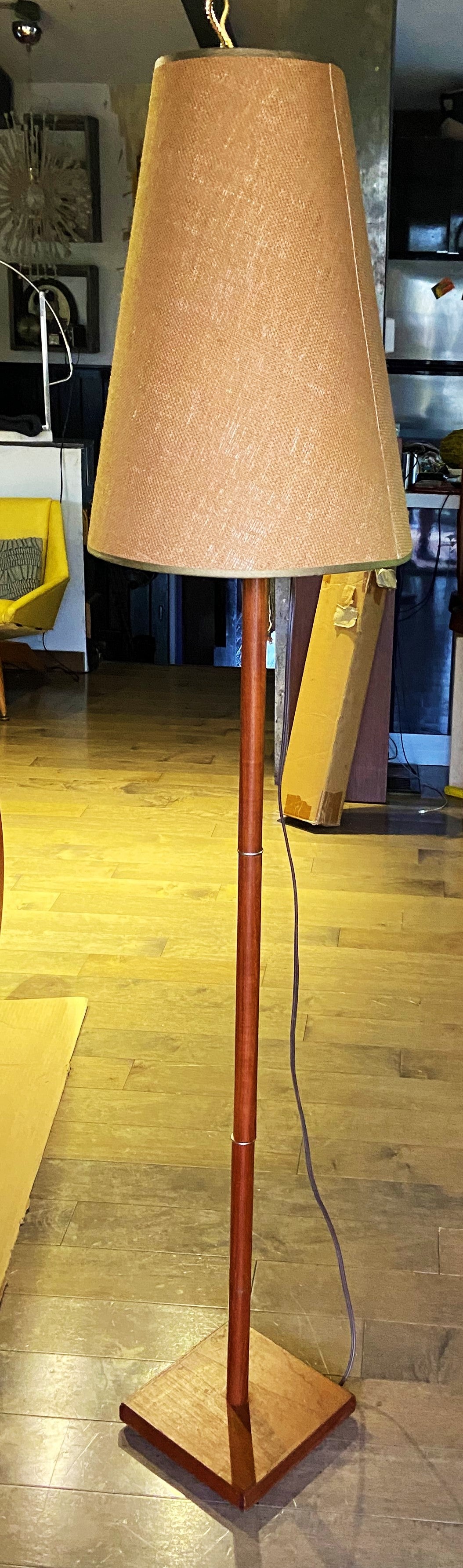 Mid Century Modern Teak Floor Lamp, H 63" (with lampshade)