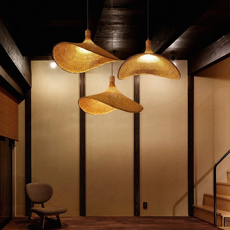 CurveyGlow | Ceiling Lamp – Elegant Design and Cozy Lighting
