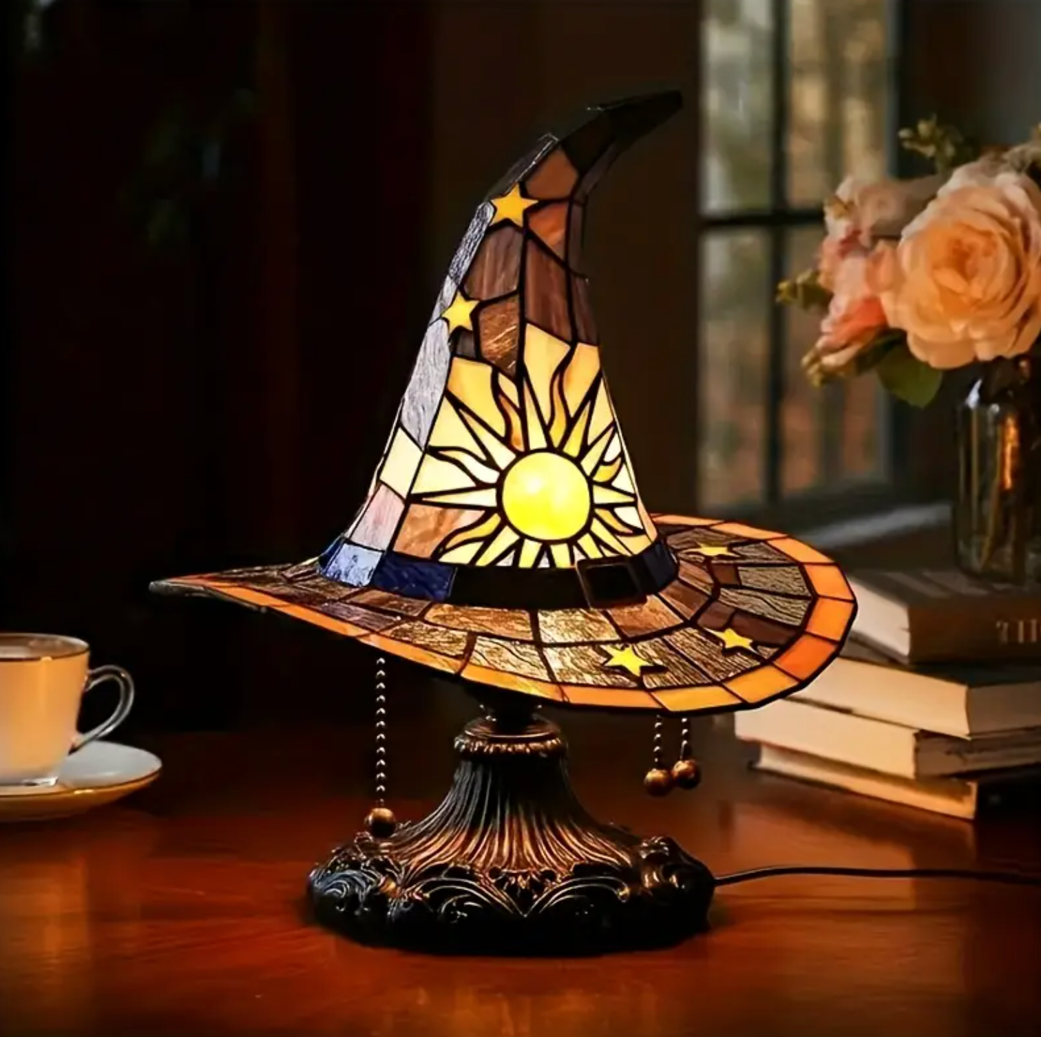 MystiHat – Lamp with Enchanted Glow